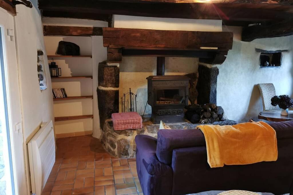 Petite Maison Dans Les Monts D'Arree Ty Coz Commana Экстерьер фото