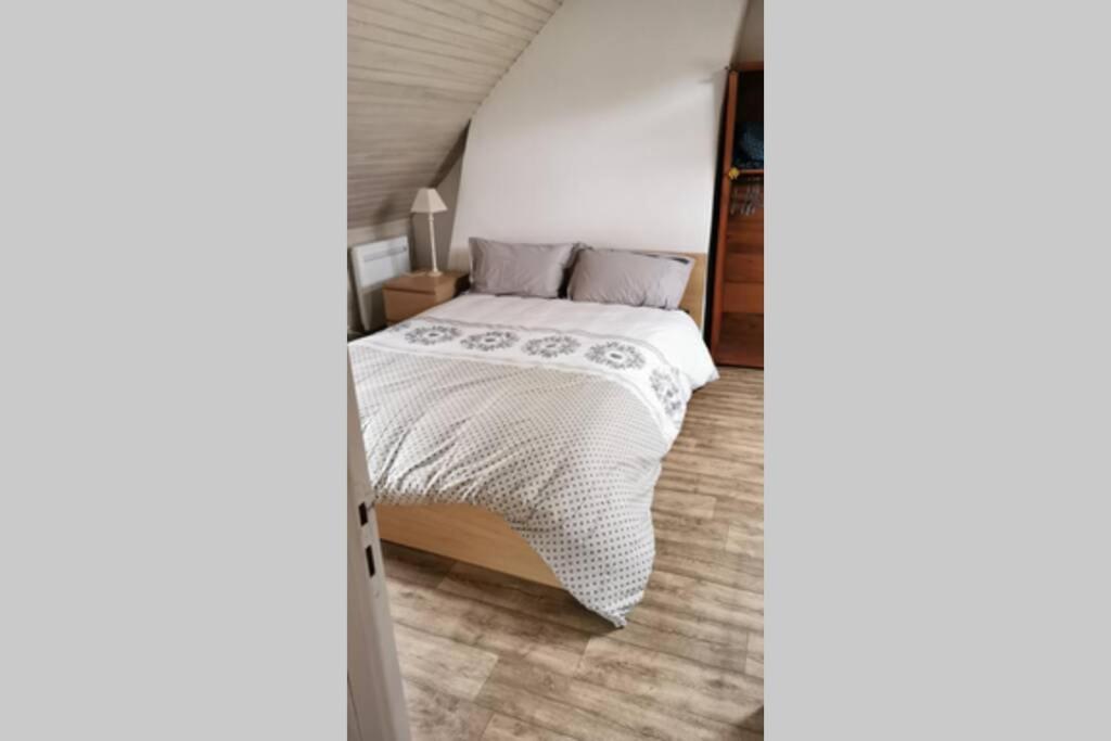 Petite Maison Dans Les Monts D'Arree Ty Coz Commana Экстерьер фото